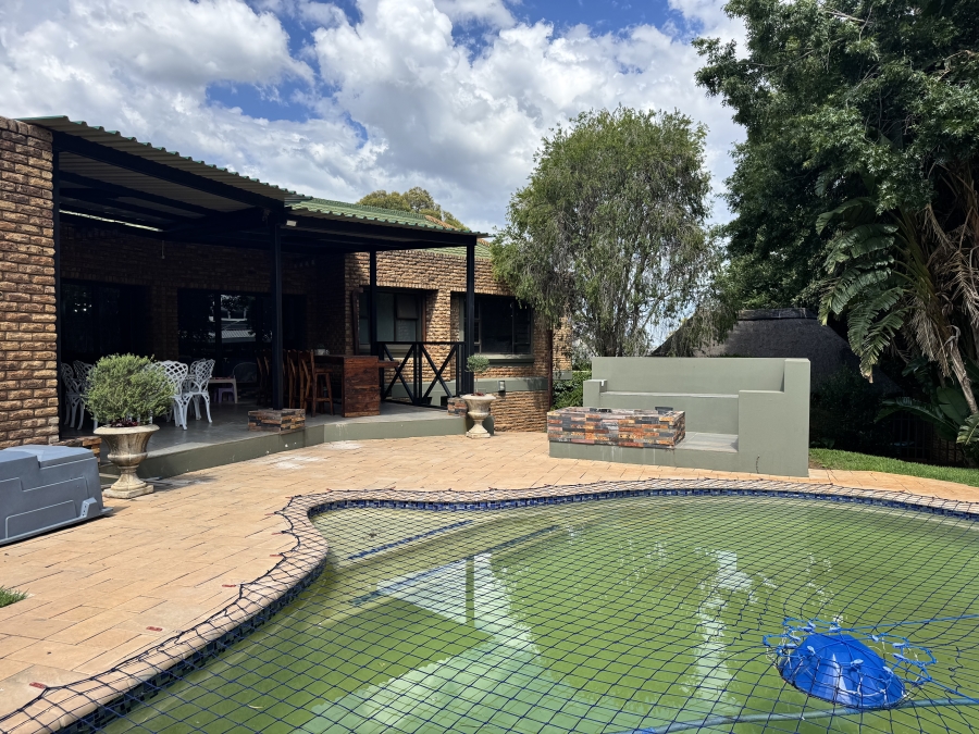 4 Bedroom Property for Sale in Wilkoppies North West